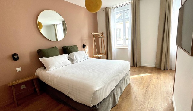 Ideally located, quiet, sunny, new, air-conditioned and equipped apartment