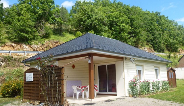 Le chalet de Rabassous, single-storey house near the Aubrac plateau