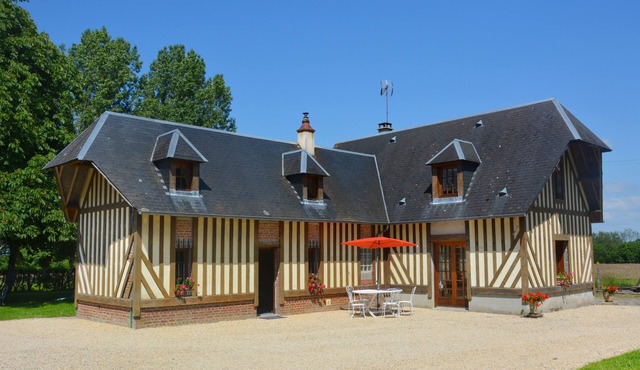 Le Malis - Charming half-timbered family house with large garden