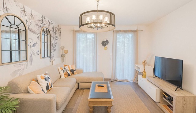 Le Plessis-Capitale: Apartment and private garden