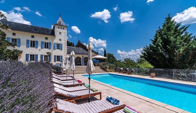 Lovingly Restored 19th Century Manor House, Private Heated Pool, Summer Kitchen & Countryside Views!