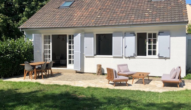 Quiet country house