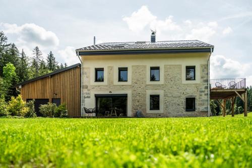 Sauna & bain nordique - Duplex dans ancienne ferme en pierres avec jardin privatif - 4 personnes