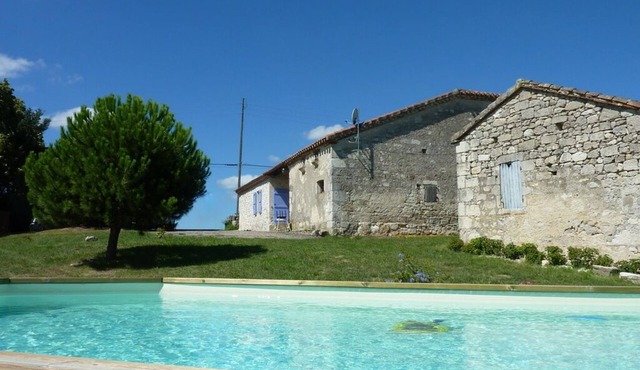 Typical bas quercy fermette