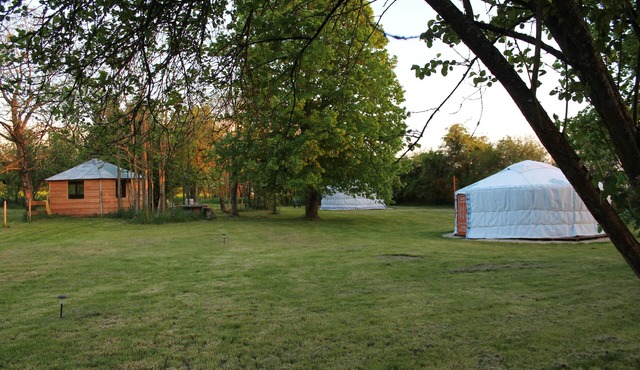 Yurt yurt couple or family (price base 1 yurt 2 people)